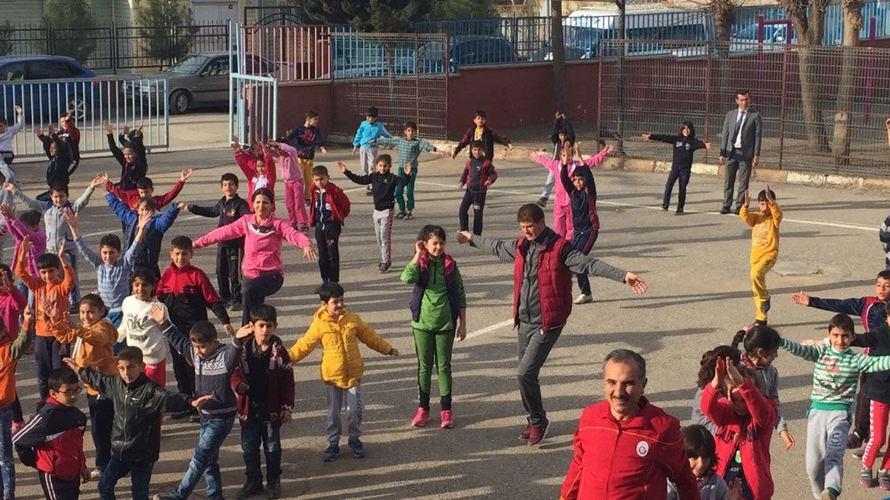 Adıyaman’da Tüm Öğrenciler Derse Spor Yaparak Başladı