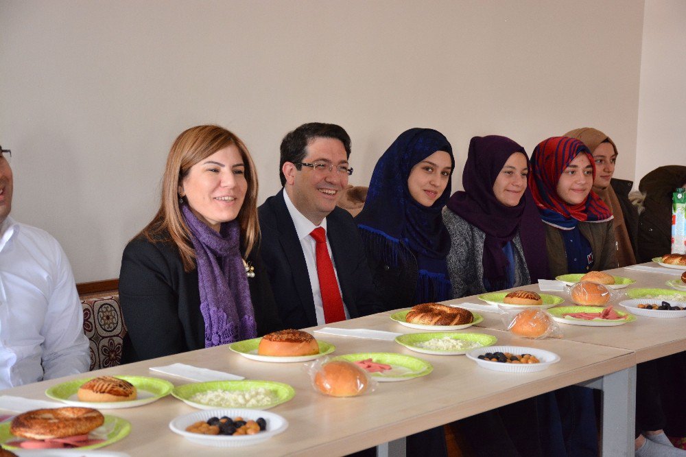 Ak Parti Grup Başkan Vekili İnceöz Ve Başkan Yazgı Gençlerle Buluştu