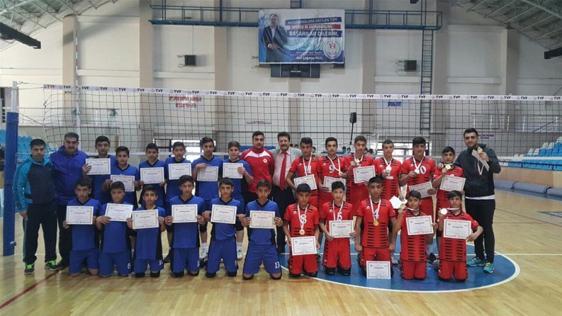 Analig Voleybol Yarı Finalleri Tamamlandı