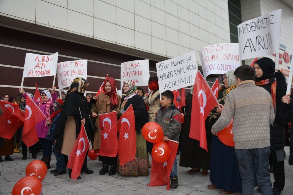 Tatvanlı Kadınlardan Hollanda’ya Tepki