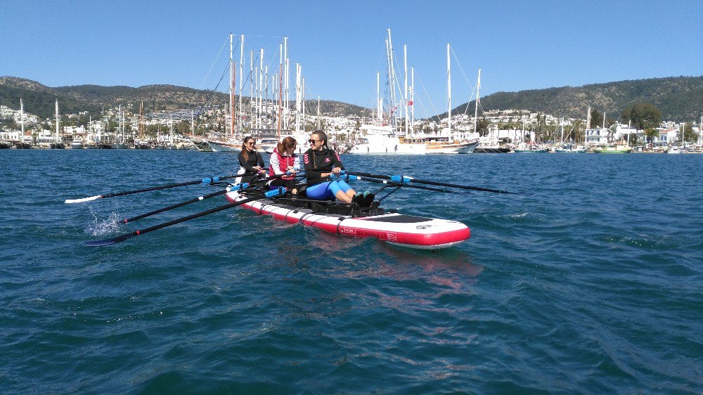 İstanbul’dan Bodrum’a Kürek Çekmek İçin Geldiler