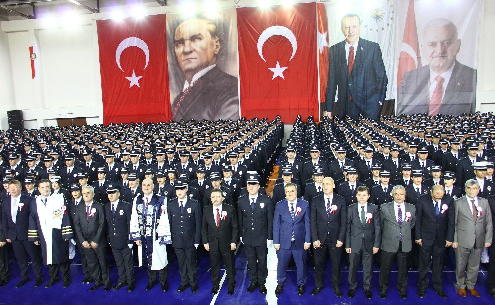 Eğitimlerini Tamamlayan 976 Polis, Komiser Yardımcısı Rütbesiyle Mezun Oldu