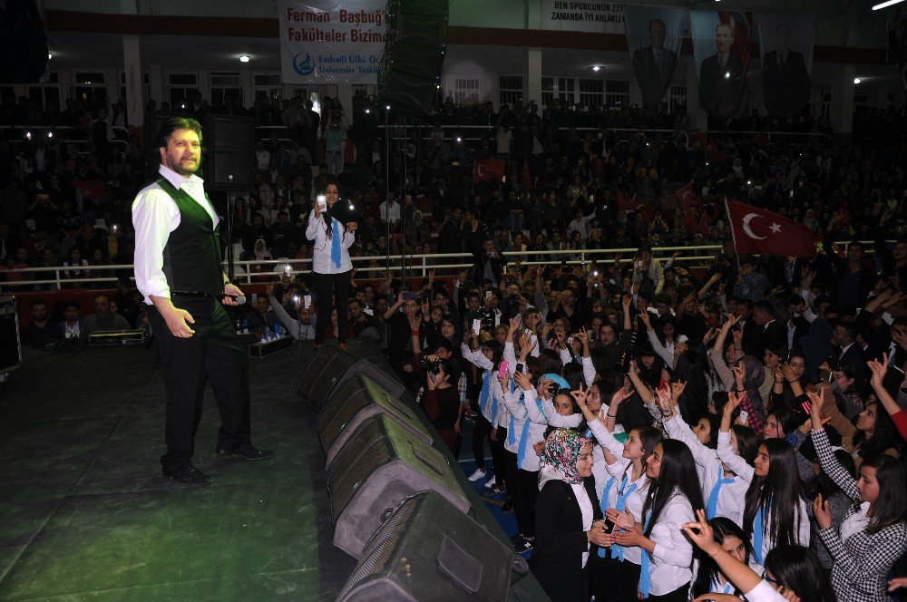 Ahmet Şafak Mersin’de Ülkücüleri Coşturdu