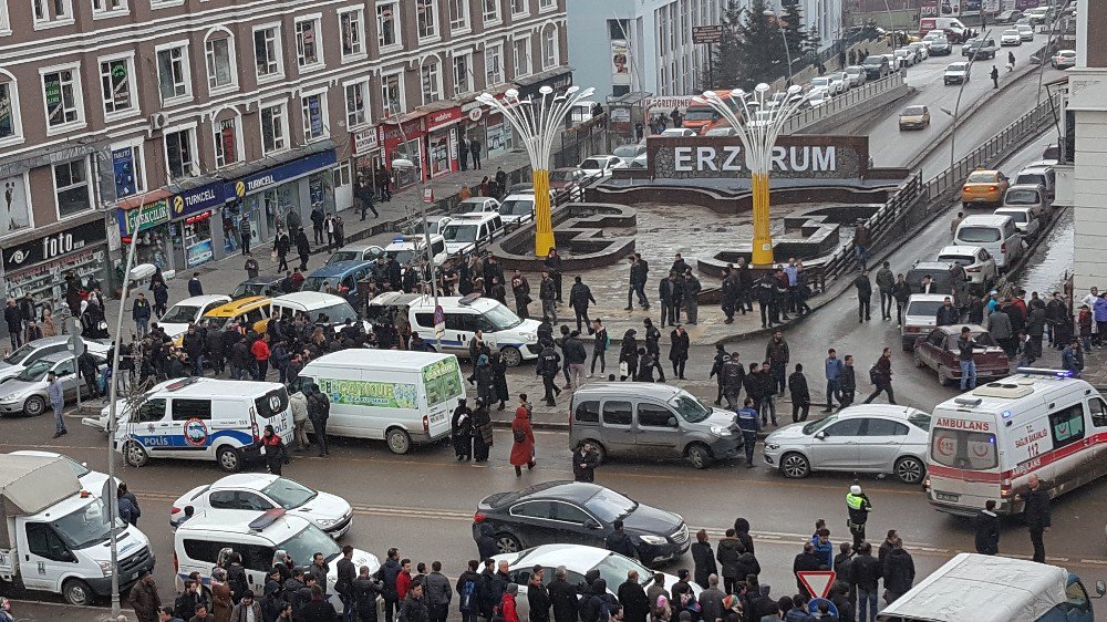 Erzurum’da Bıçaklı Gençler Dehşet Saçtı