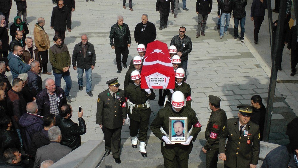 Kıbrıs Gazisi Solak Defnedildi