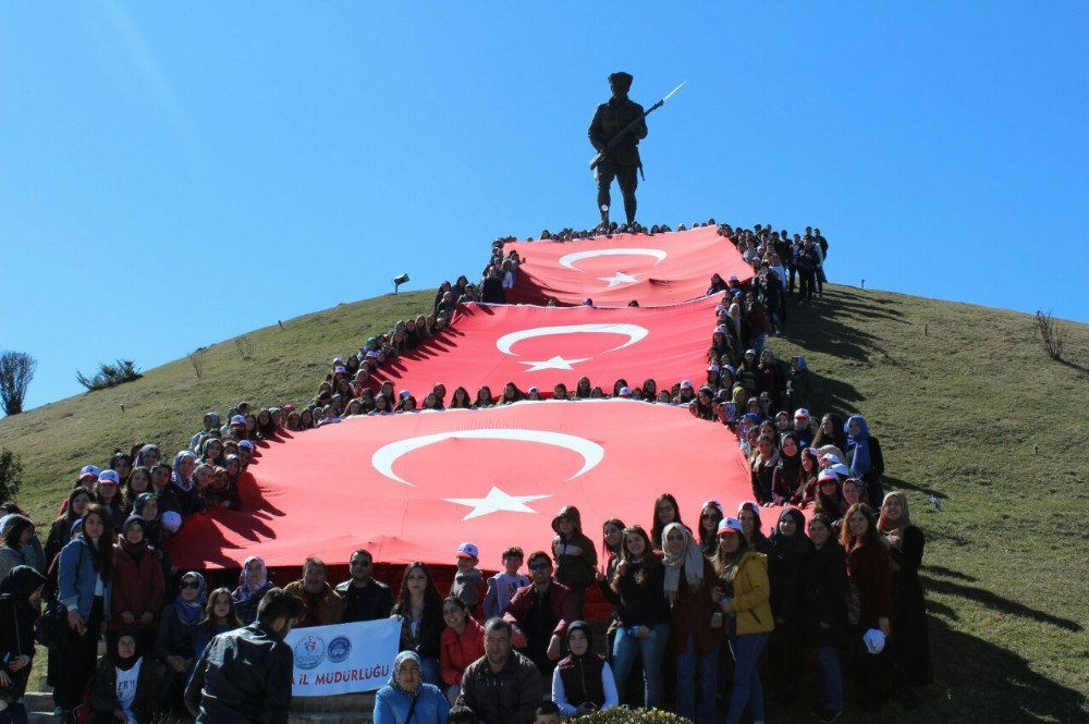 Kyk’lı Öğrenciler Dumlupınar Şehitliğinde