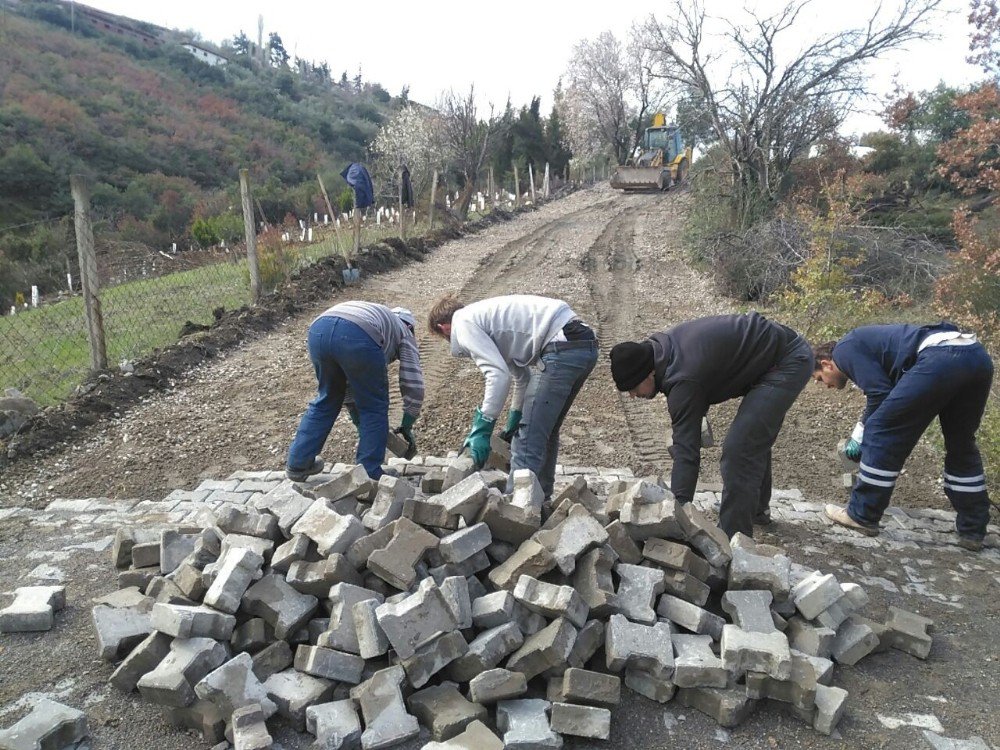 Gökgedik Mezarlık Yoluna Parke Taşı