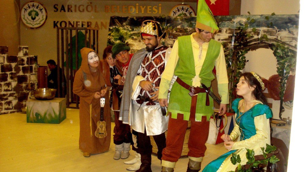 Sarıgöllü Çocuklar ’Robin Hood’ İle Gülme Krizine Girdi