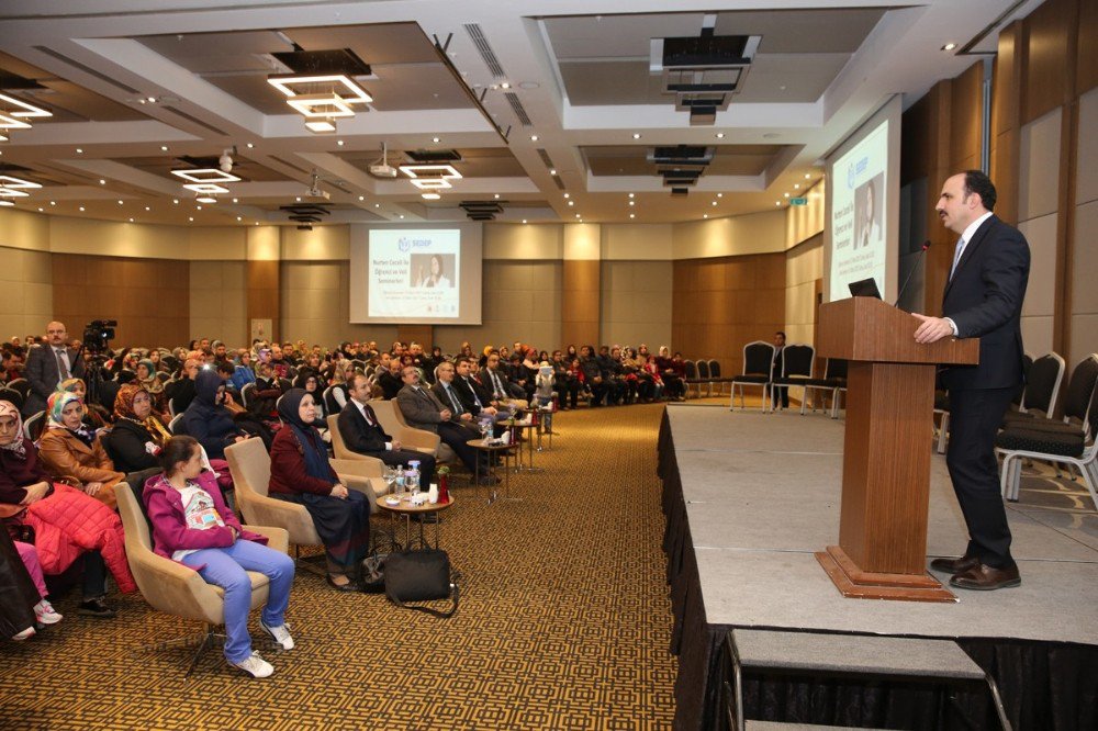 Sedep’ Ten Çocuk Yetiştirmede Aile Ve Çevresel Faktörler Semineri