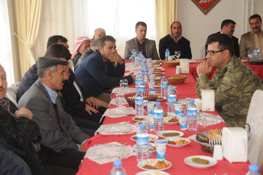 Cizre’de Şehit Ve Gazi Yakınları Yemekte Bir Araya Geldi