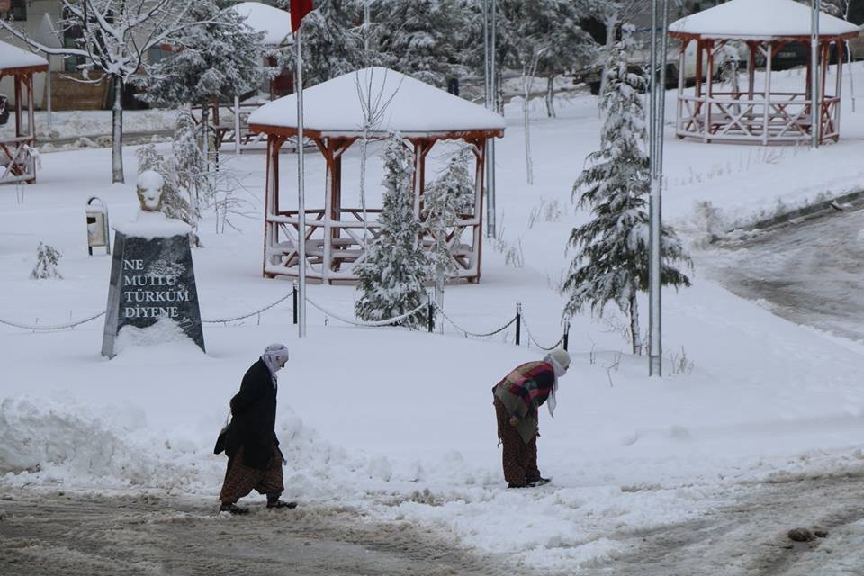 Tokat’ta Kar Yağışı Yüksek Kesimlerde Etkili Oldu