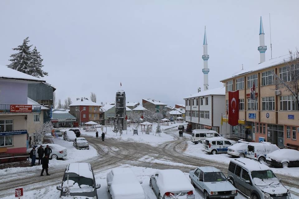 Tokat’ta Kar Yağışı Yüksek Kesimlerde Etkili Oldu