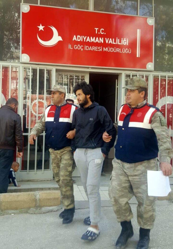 Türkiye’ye Giriş Yasağı Bulunan ‘Savaşçı’ Kod İsimli Şahıs Adıyaman’da Yakalandı