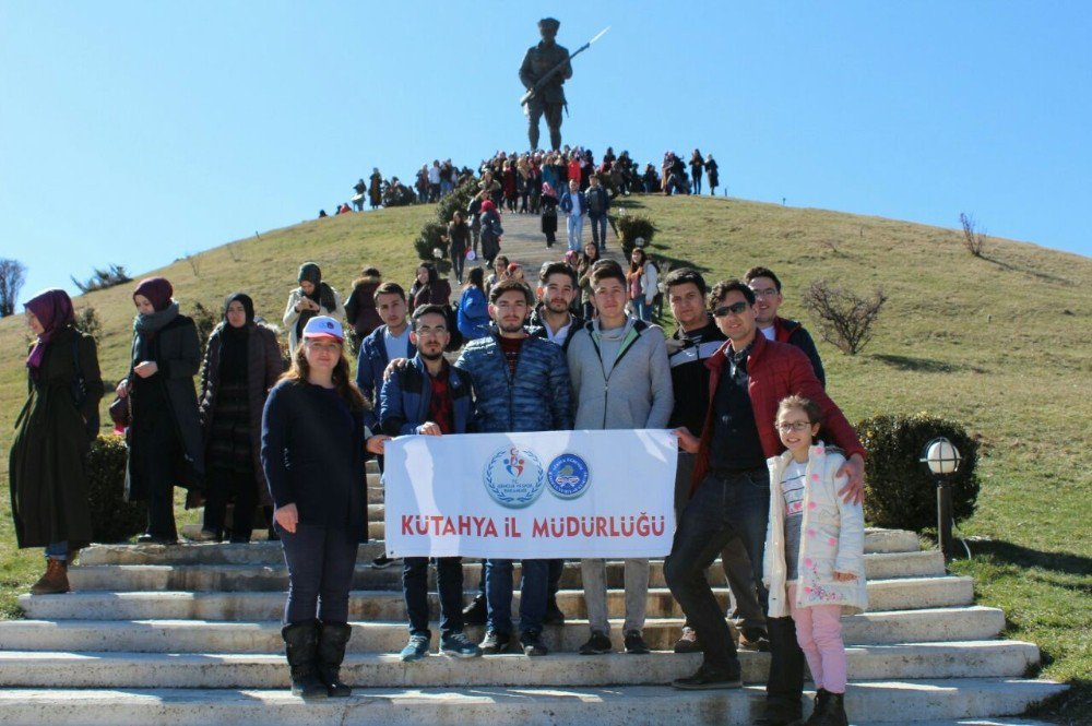 Kyk’lı Öğrenciler Dumlupınar Şehitliğinde