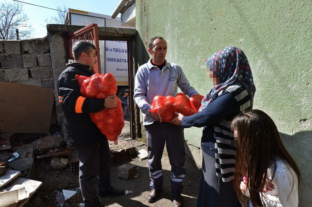 Büyükşehir Belediyesinden Kuru Soğan Yardımı