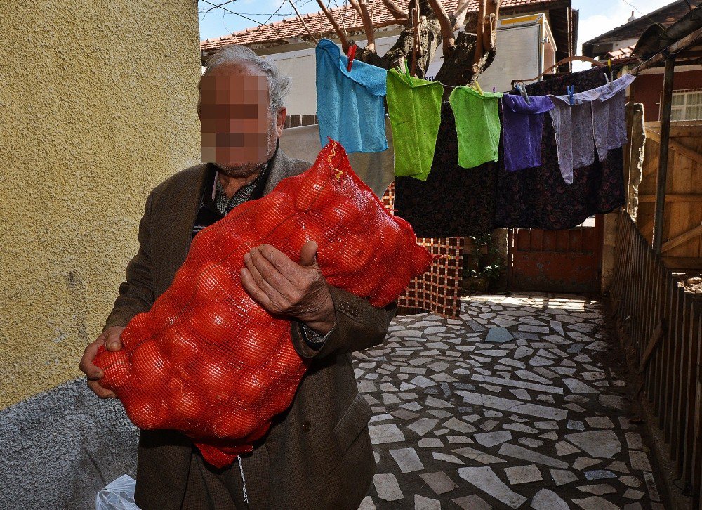 Büyükşehir Belediyesinden Kuru Soğan Yardımı