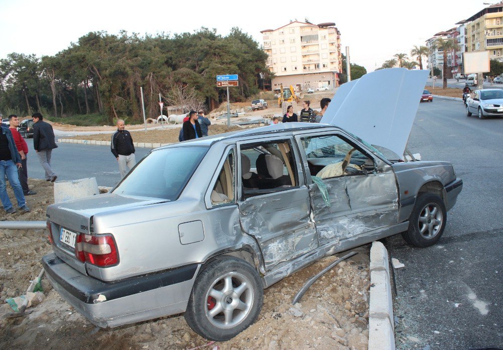 Antalya’da Trafik Kazası: 5 Yaralı