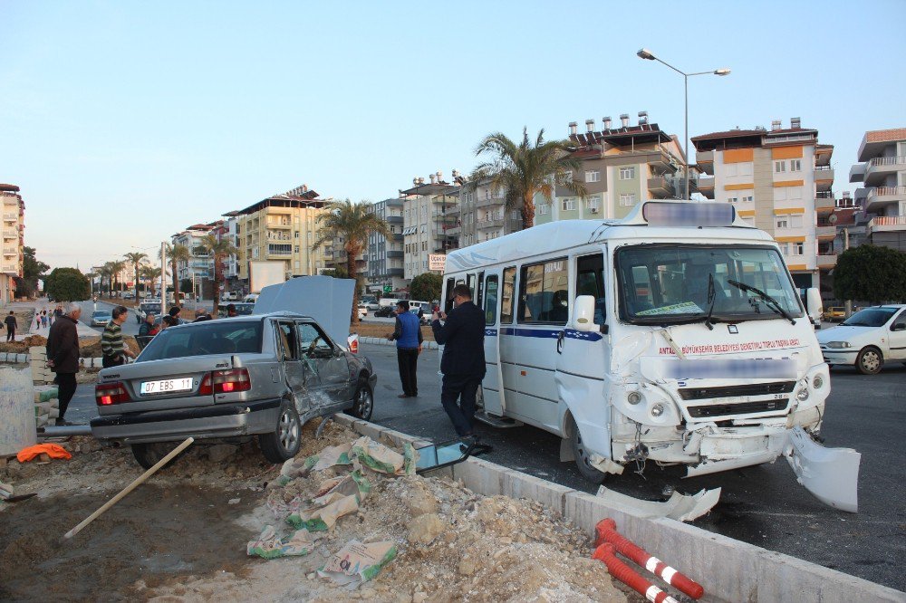 Antalya’da Trafik Kazası: 5 Yaralı