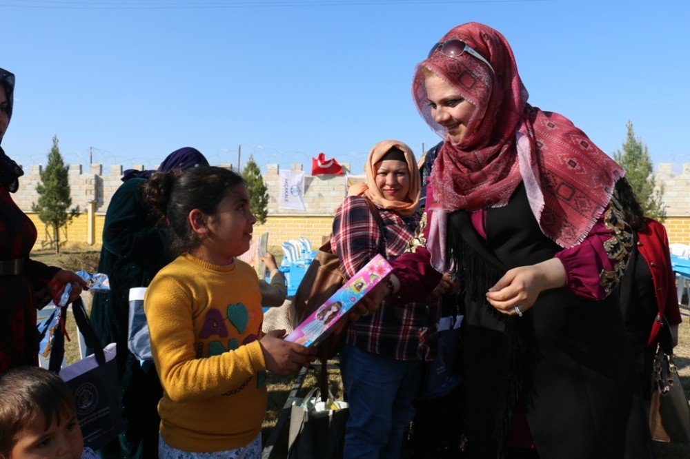 Ayşenur Ayhan, Gençlerle Referandumu Konuştu