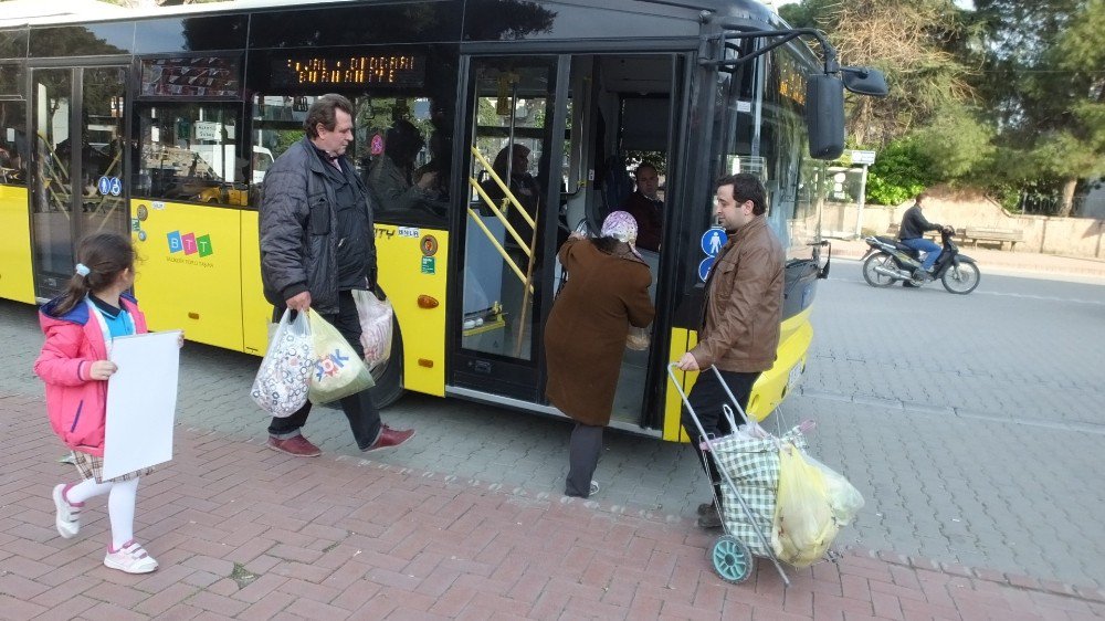 Ayvalıklılar Burhaniye Pazarına Geliyor