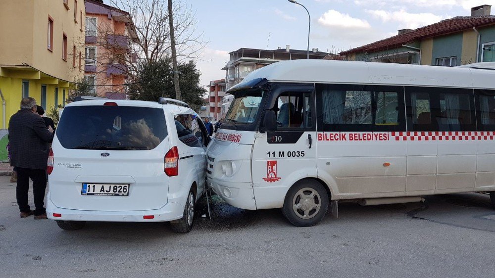 Bilecik’te Trafik Kazası: 2 Yaralı