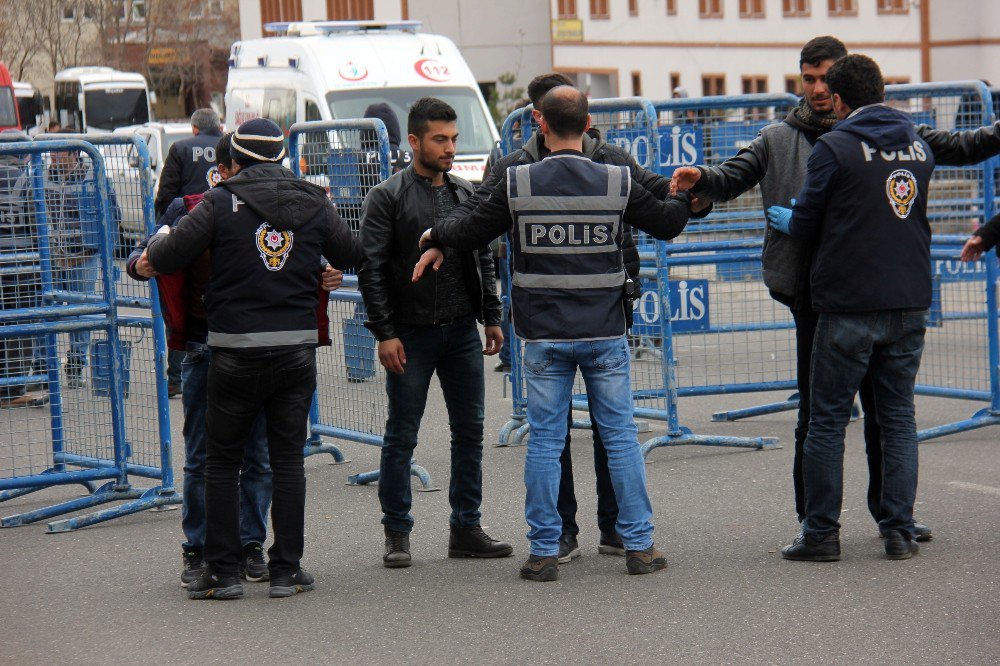 Bingöl’de Nevruz Kutlamasında 8 Şüpheli Gözaltına Alındı