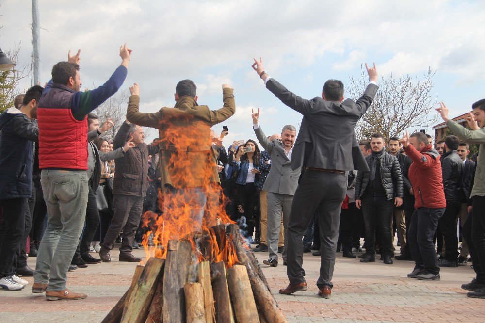 Bolu’da Ülkücüler Nevruz’u Üniversitede Kutladı