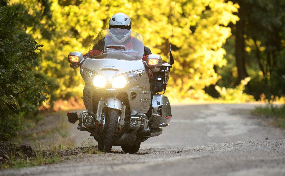 Diş Hekimi Motoruyla Diyar Diyar Geziyor