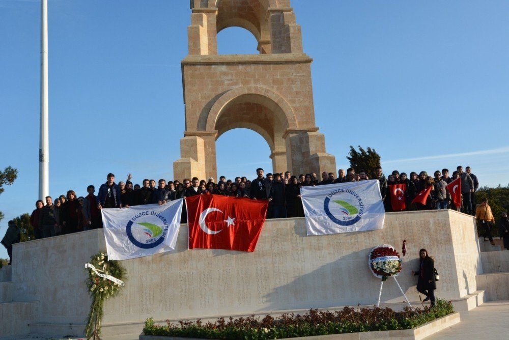 Düzce Üniversitesi Çanakkale Ziyaretiyle Öğrencilerine Milli Birlik Ruhunu Aşılıyor