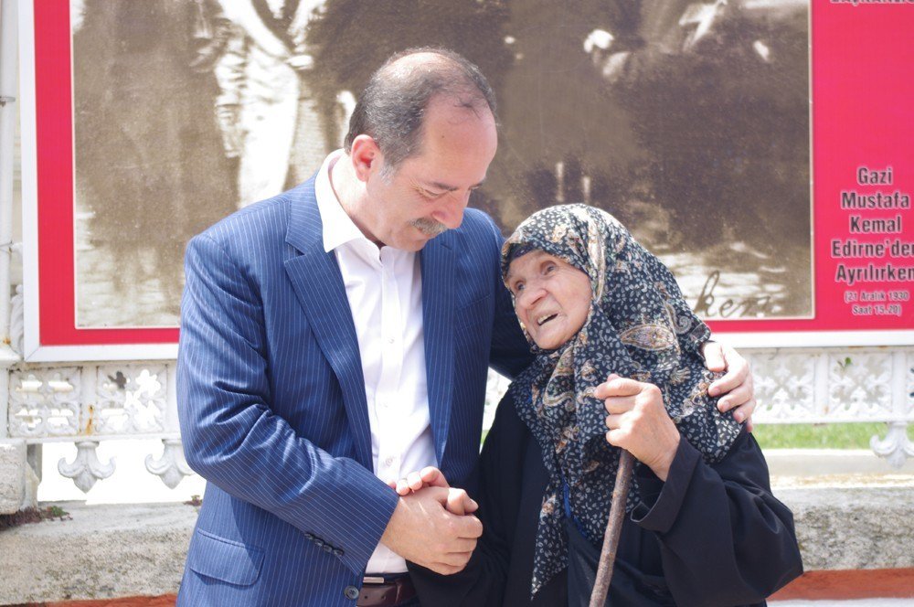 Edirne Belediye Başkanı Gürkan, Yaşlılar Haftası’nı Kutladı