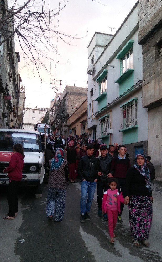 Çözemeye Çalıştığı Salıncağın İpi Boğazına Dolandı