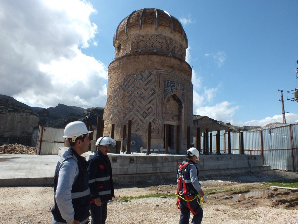 Hasankeyf İle Birlikte Elektrik Şebekesi De Taşınıyor