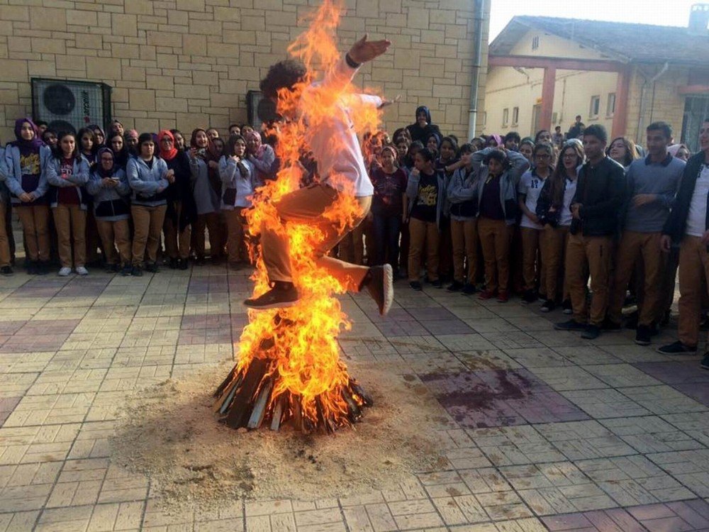 Nedim Ökmen Anadolu Lisesinde Nevruz Şenliği