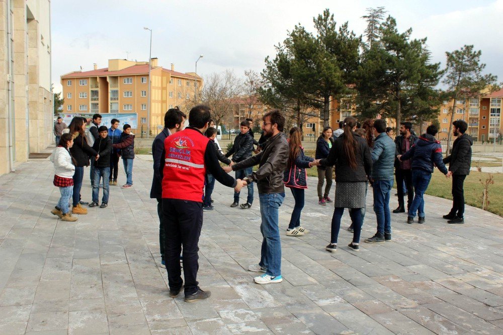 Gençlik Merkezinden Türk Dünyası Ve Türk Toplulukları Haftası Kutlaması