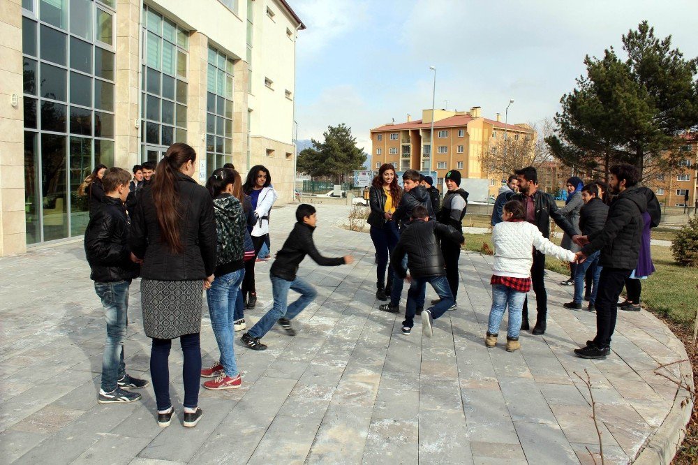 Gençlik Merkezinden Türk Dünyası Ve Türk Toplulukları Haftası Kutlaması