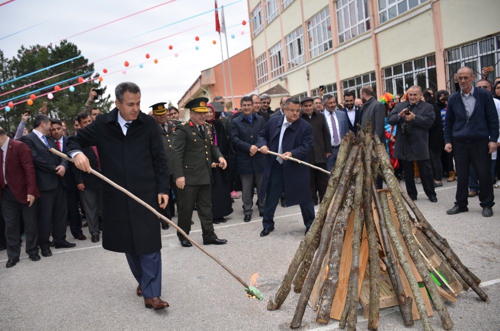 Bilecik’te Protokol Üyelerin Nevruz Coşkusu