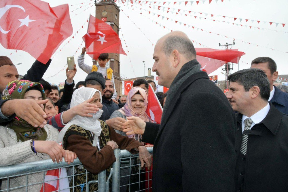 Bakan Soylu Eruh’ta Referandum Mitingine Katıldı