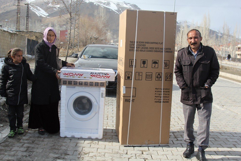 Eşi Cezaevinde Olan Kadına Kaymakamlık Sahip Çıktı