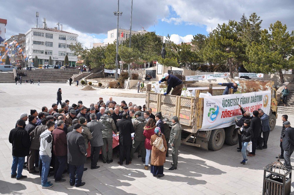 Yozgat’ta 5 Bin Fidan Dağıtımı Yapıldı