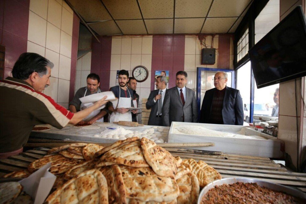 Başkan Kutlu Referandum Turunda