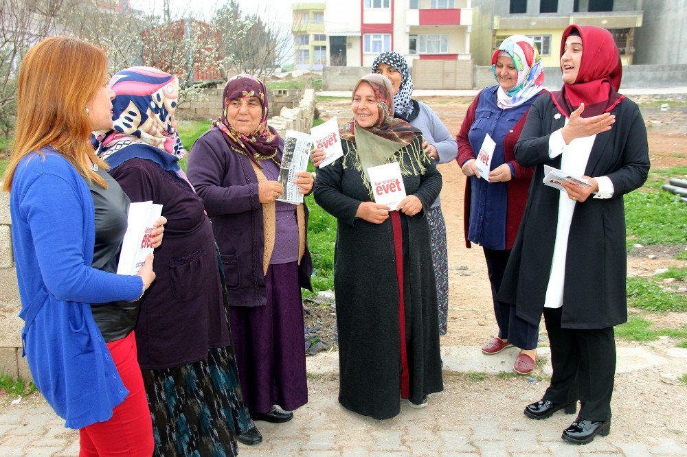 Ak Partili Kadınlar, Referandum Çalışmalarını Sürdürüyor