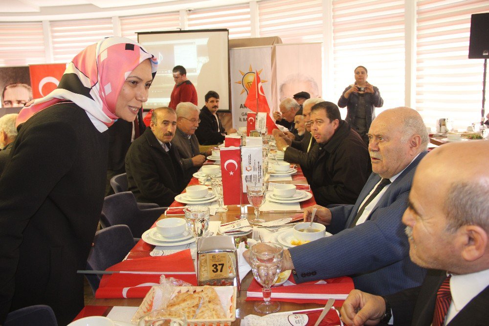 Yaşlılar, ’Büyüklere Hürmet, Kararımız Evet’ Sloganı İle Bir Araya Geldi