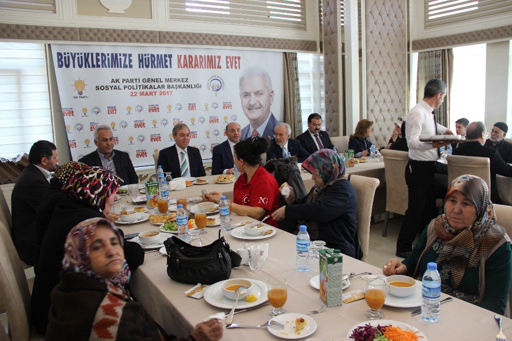 Ak Parti’den ’Büyüklerimize Hürmet Kararımız Evet’ Programı