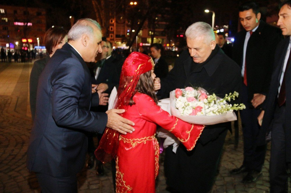 Başbakan Yıldırım: “Terör Konusunda Çifte Standardı Bırakmak Lazım”