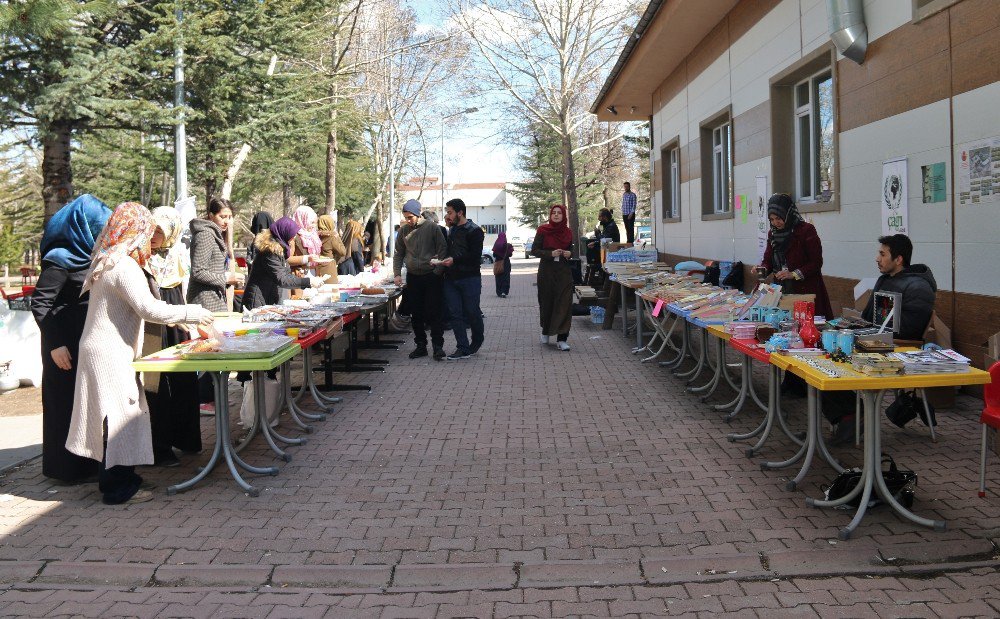 Erü’de “Kudüs İçin Kitap Ve Gıda Kermesi” Düzenlendi