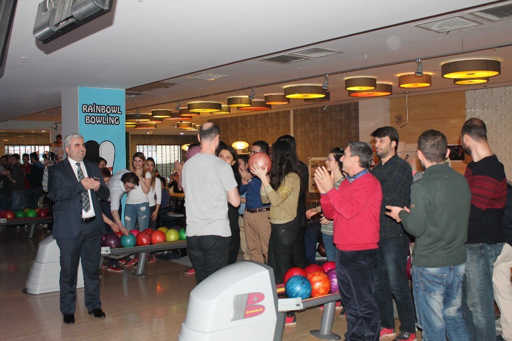 Uedaş Çalışanları Bowling İle Stres Attı