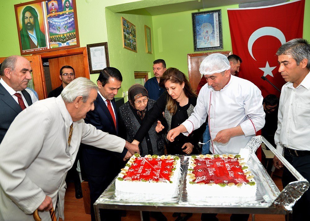 Hacıbektaş Rıfat Kartal Huzurevinde “Yaşlılar Haftası” Kutlandı