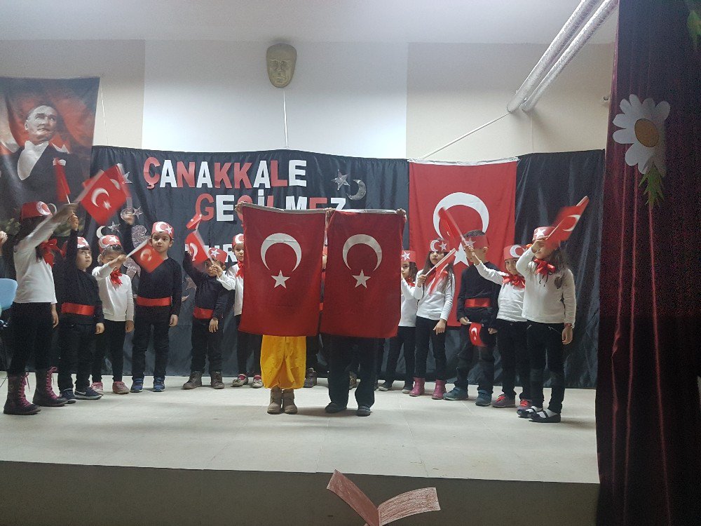 Minikler Çanakkale Ruhunu Yeniden Yaşattılar