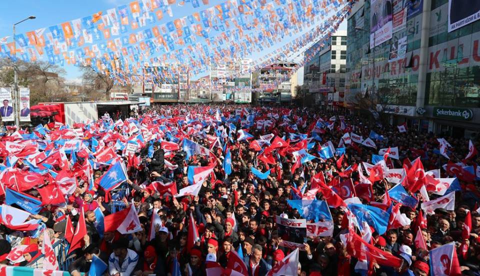 Başbakan Yıldırım: "Evet Dediğinizde Kandil’in Mumu, Pensilvanya’nın Işığı Sönecek’’