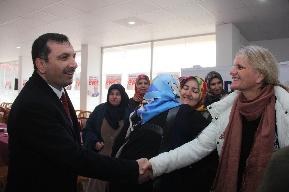 Kadınlardan Kavak’a "Evet" Çıkarması